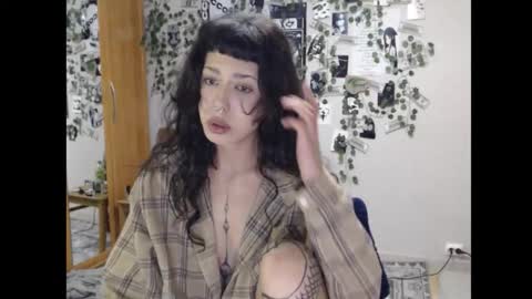 Mina online show from October 2025 07:22:02 PM