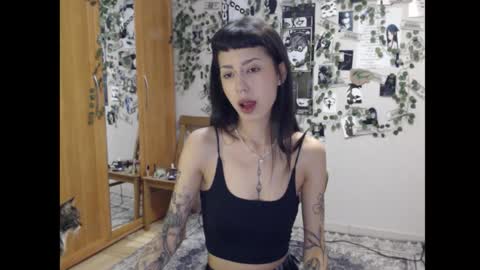 Mina online show from October 2025 08:38:01 PM