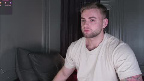 Snapshot of waynemiller_ chatting on December 2024 02:16:02 PM Wayne online show from December 2024 02:16:02 PM