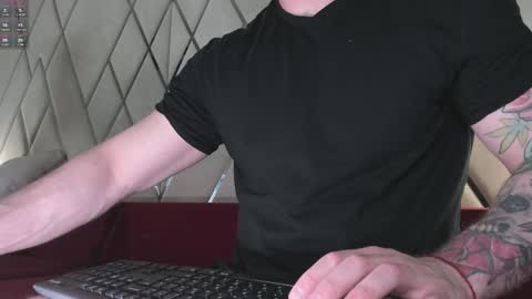 Snapshot of waynemiller_ chatting on December 2024 05:01:01 AM Wayne online show from December 2024 05:01:01 AM