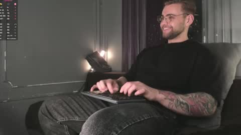 Snapshot of waynemiller_ chatting on December 2025 04:40:01 AM Wayne online show from December 2025 04:40:01 AM