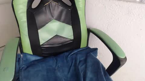 Trixie 3 online show from December 2025 03:09:02 PM