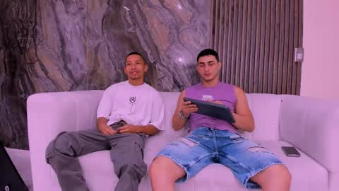 Jhonny Dick  his neighbors. online show from December 2025 01:52:02 PM