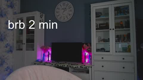 Snapshot of weed_princesss chatting on January 2025 02:30:02 PM moon online show from January 2025 02:30:02 PM