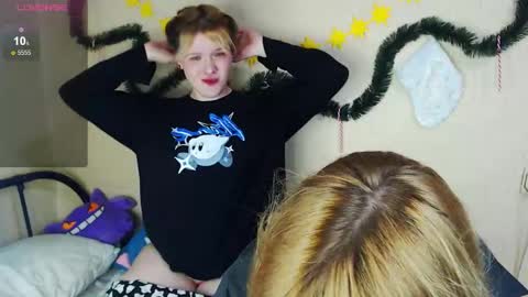 Snapshot of wehavepussies chatting on December 2025 04:01:02 PM rixsy and ricky online show from December 2025 04:01:02 PM