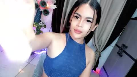Snapshot of wellcumbabyxx chatting on April 2026 09:59:02 PM Hi Im LOVIE Please dont forget to follow and thumbs up me online show from April 2026 09:59:02 PM