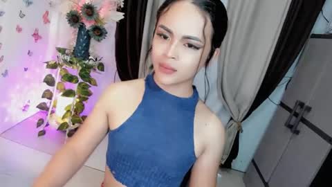 Snapshot of wellcumbabyxx chatting on April 2026 02:49:02 AM Hi Im LOVIE Please dont forget to follow and thumbs up me online show from April 2026 02:49:02 AM