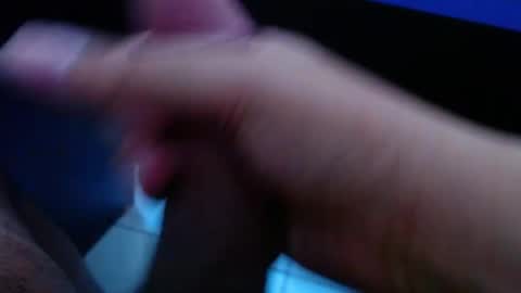 Snapshot of wellingtont chatting on April 2026 03:37:01 AM wellingtont online show from April 2026 03:37:01 AM
