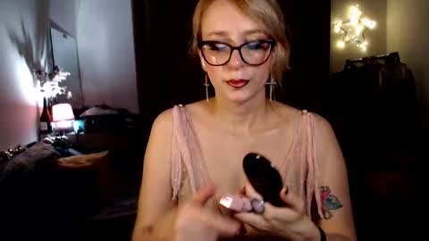 Liza online show from November 2025 10:42:01 PM