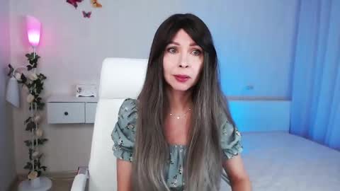 Snapshot of wendifoster chatting on December 2024 07:18:01 PM Wendi Foster online show from December 2024 07:18:01 PM