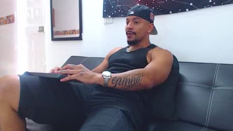 Wesley Rogger online show from November 2025 08:41:02 PM