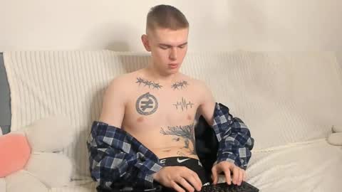 Snapshot of wesleyross chatting on December 2024 11:48:01 PM Wes online show from December 2024 11:48:01 PM