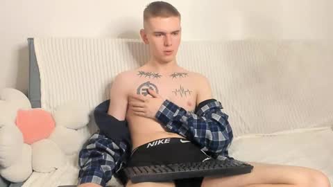 Snapshot of wesleyross chatting on December 2024 02:49:02 AM Wes online show from December 2024 02:49:02 AM