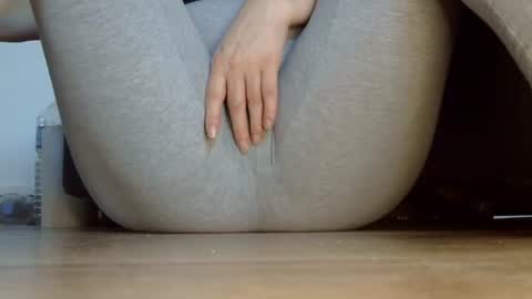 Snapshot of wet_pants2022 chatting on December 2025 03:06:01 PM wet_pants2022 online show from December 2025 03:06:01 PM