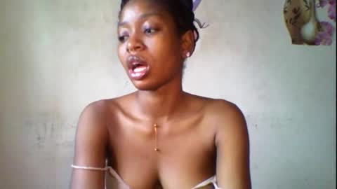 Snapshot of wet_pussy200 chatting on October 2025 08:29:01 AM Bella online show from October 2025 08:29:01 AM