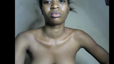 Bella online show from December 2025 08:14:01 PM