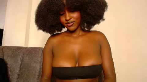 Snapshot of wet_wife_material chatting on February 2025 12:05:02 PM Macey online show from February 2025 12:05:02 PM