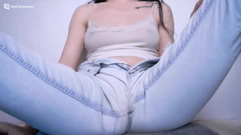 Beatrice Moan from LovenseWet from Tip MenuOpen for Private online show from March 2025 07:02:01 AM