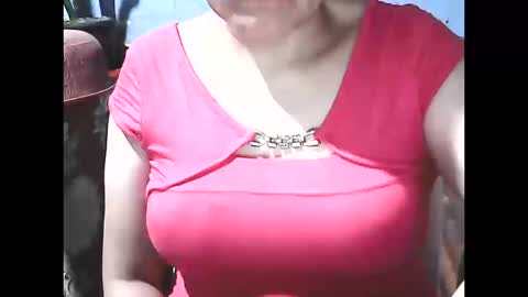 Snapshot of wethornypussy4u chatting on December 2025 05:52:01 PM wethornypussy4u online show from December 2025 05:52:01 PM
