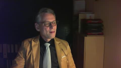 Snapshot of wetsuitedman chatting on February 2025 05:31:01 PM Franz online show from February 2025 05:31:01 PM