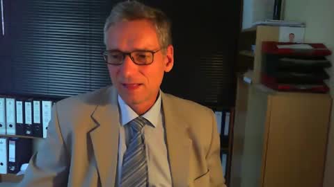 Snapshot of wetsuitedman chatting on September 2025 03:25:01 PM Franz online show from September 2025 03:25:01 PM