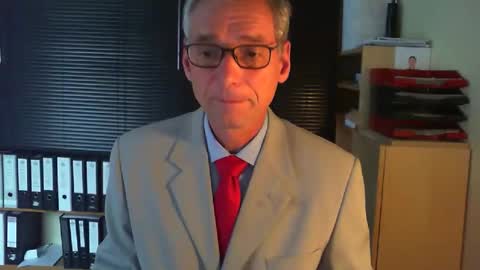 Snapshot of wetsuitedman chatting on September 2025 12:29:01 PM Franz online show from September 2025 12:29:01 PM