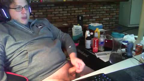 whateverdude555 online show from December 2025 04:11:02 AM