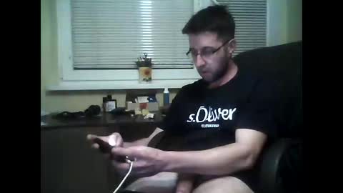 Snapshot of whatwouldyouliketosee chatting on April 2026 09:07:02 PM stoffy online show from April 2026 09:07:02 PM