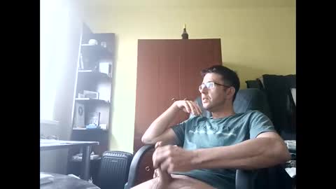 Snapshot of whatwouldyouliketosee chatting on April 2026 05:10:01 AM stoffy online show from April 2026 05:10:01 AM