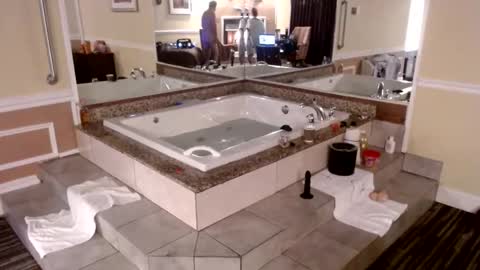 Snapshot of wheresmyqueenat chatting on December 2024 04:12:02 AM wheresmyqueenat online show from December 2024 04:12:02 AM