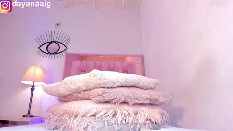 Sara  online show from November 2025 05:03:02 PM