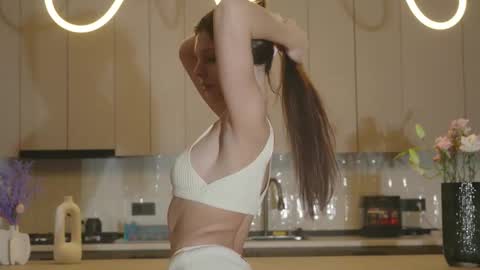 Naomi online show from November 2025 02:21:01 AM