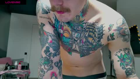 Snapshot of white_king999 chatting on December 2025 03:57:01 AM Max online show from December 2025 03:57:01 AM