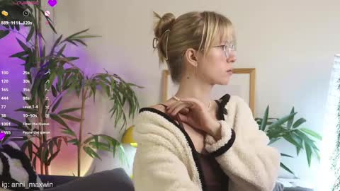 Snapshot of whiteanni chatting on February 2025 02:40:01 AM Anita online show from February 2025 02:40:01 AM