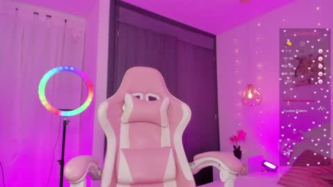 Snapshot of whiteatenea chatting on February 2025 08:09:02 AM whiteatenea online show from February 2025 08:09:02 AM