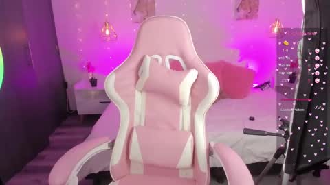 Snapshot of whiteatenea chatting on February 2025 07:45:02 AM whiteatenea online show from February 2025 07:45:02 AM