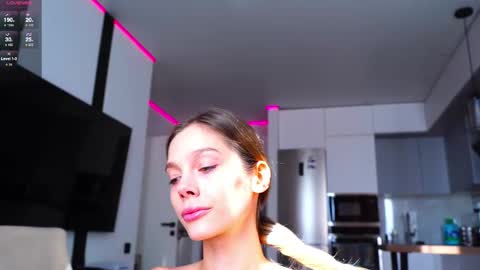 Snapshot of whitebanny chatting on November 2025 07:32:01 AM Kate online show from November 2025 07:32:01 AM