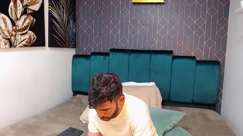 Snapshot of whitedylan9 chatting on February 2025 12:02:01 AM Dylan white online show from February 2025 12:02:01 AM