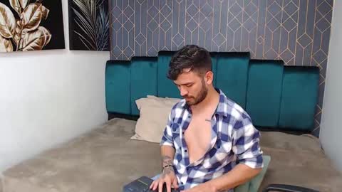 Snapshot of whitedylan9 chatting on February 2025 05:54:02 PM Dylan white online show from February 2025 05:54:02 PM