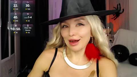 Snapshot of whitelabunny chatting on November 2025 01:35:02 PM WhiteLaBunny online show from November 2025 01:35:02 PM