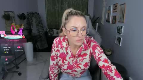 whitneypunnch online show from March 2026 02:32:01 PM