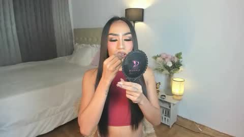 Snapshot of whitneytop69 chatting on November 2025 07:12:01 PM Arra Brown online show from November 2025 07:12:01 PM