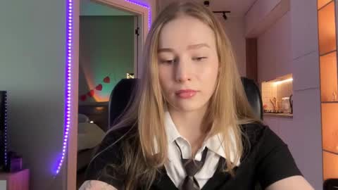 Snapshot of whoisalisa chatting on December 2024 06:42:02 AM Alisa online show from December 2024 06:42:02 AM