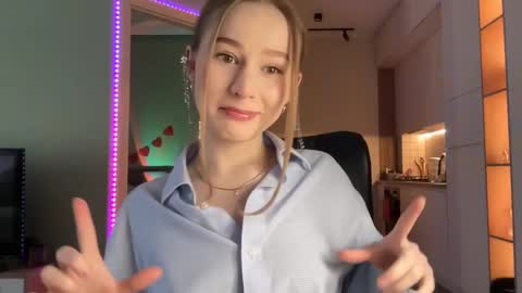 Snapshot of whoisalisa chatting on December 2024 06:46:01 AM Alisa online show from December 2024 06:46:01 AM