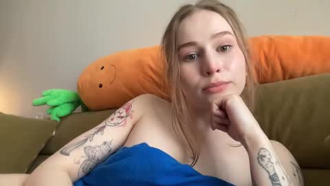 Snapshot of whoisalisa chatting on January 2025 09:43:02 AM Alisa online show from January 2025 09:43:02 AM