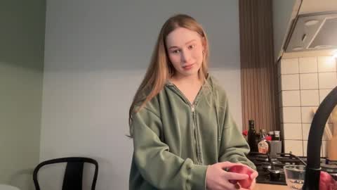 Snapshot of whoisalisa chatting on January 2025 07:00:02 AM Alisa online show from January 2025 07:00:02 AM