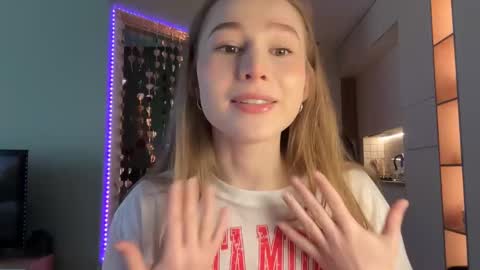 Snapshot of whoisalisa chatting on February 2025 07:07:01 AM Alisa online show from February 2025 07:07:01 AM