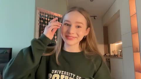 Snapshot of whoisalisa chatting on February 2025 06:40:01 AM Alisa online show from February 2025 06:40:01 AM