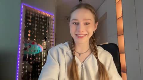 Snapshot of whoisalisa chatting on March 2025 07:30:01 AM Alisa online show from March 2025 07:30:01 AM