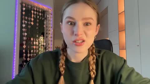 Snapshot of whoisalisa chatting on March 2025 07:05:02 AM Alisa online show from March 2025 07:05:02 AM